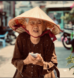 Người giảng viên thiên tài ch-ối b-ỏ người bà nuôi nấng mình bằng gánh b-án xôi năm xưa, để rồi phải trả gi-á bằng những giọt nước mắt h-ối h-ận khi trở về chốn cũ…